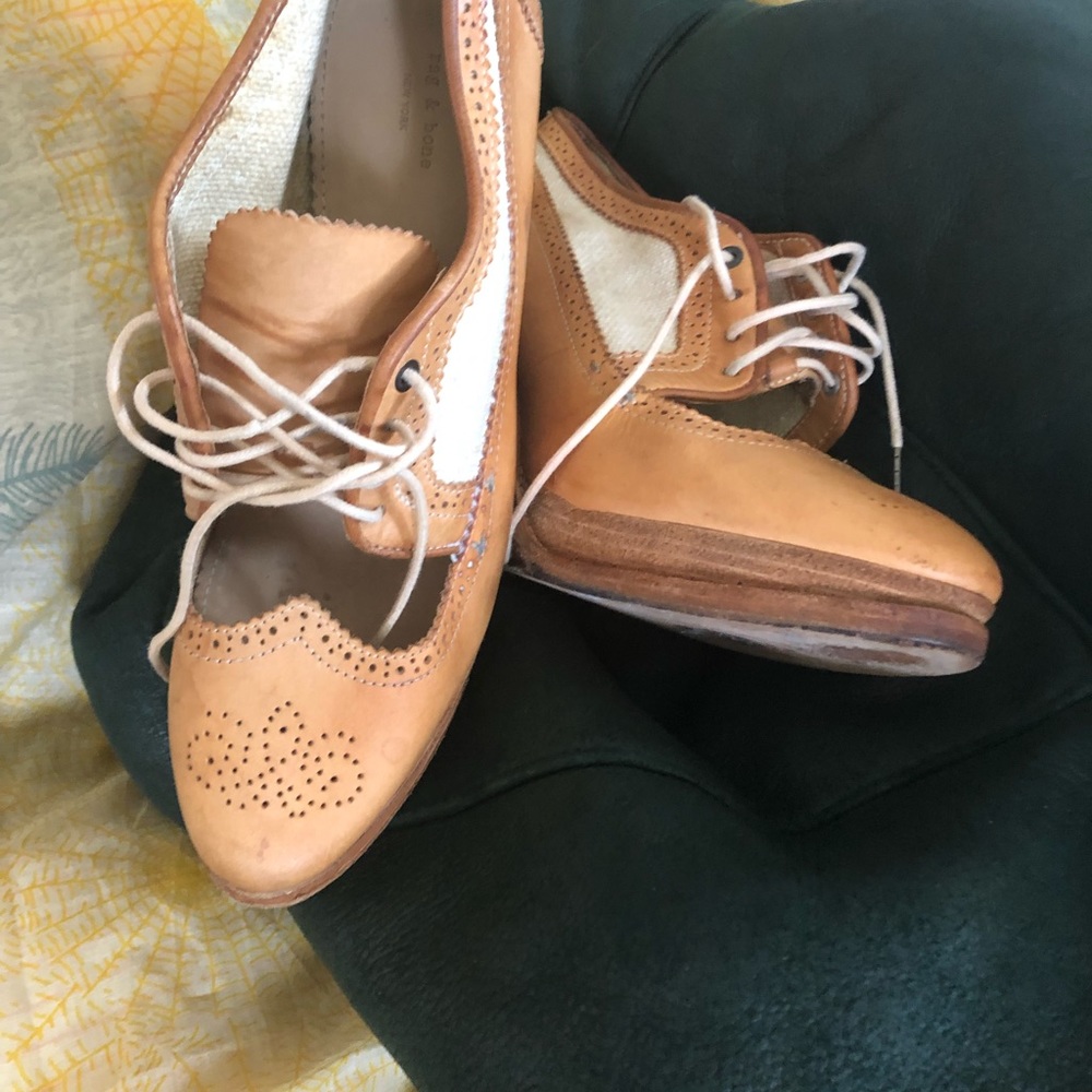 Spectator shoes